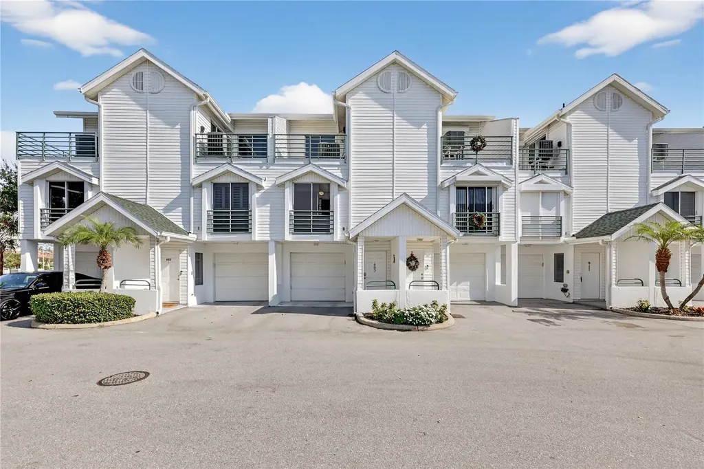 320 Island Way Clearwater FL 33767