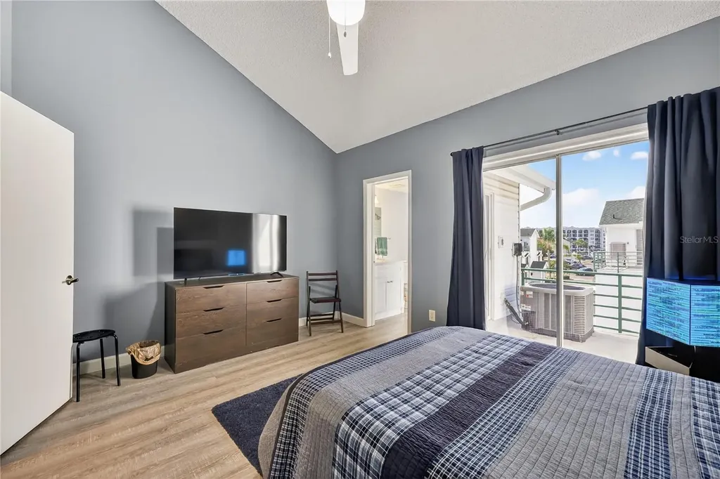 320 Island Way Clearwater FL 33767