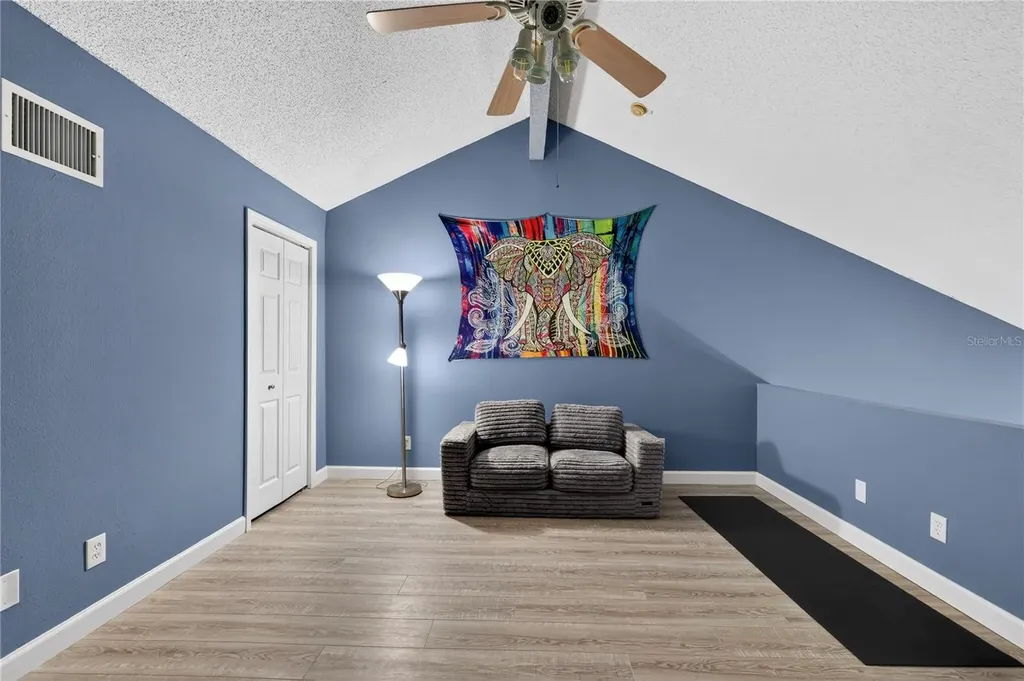 320 Island Way Clearwater FL 33767