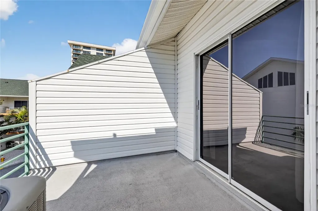 320 Island Way Clearwater FL 33767