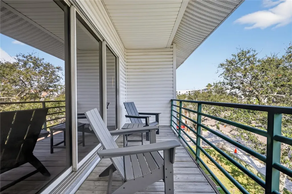 320 Island Way Clearwater FL 33767