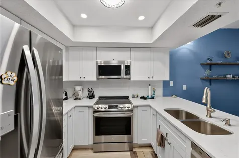 320 Island Way Clearwater FL 33767