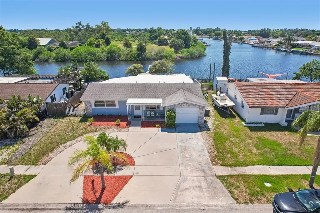 1133 Grand Boulevard Holiday FL 34690