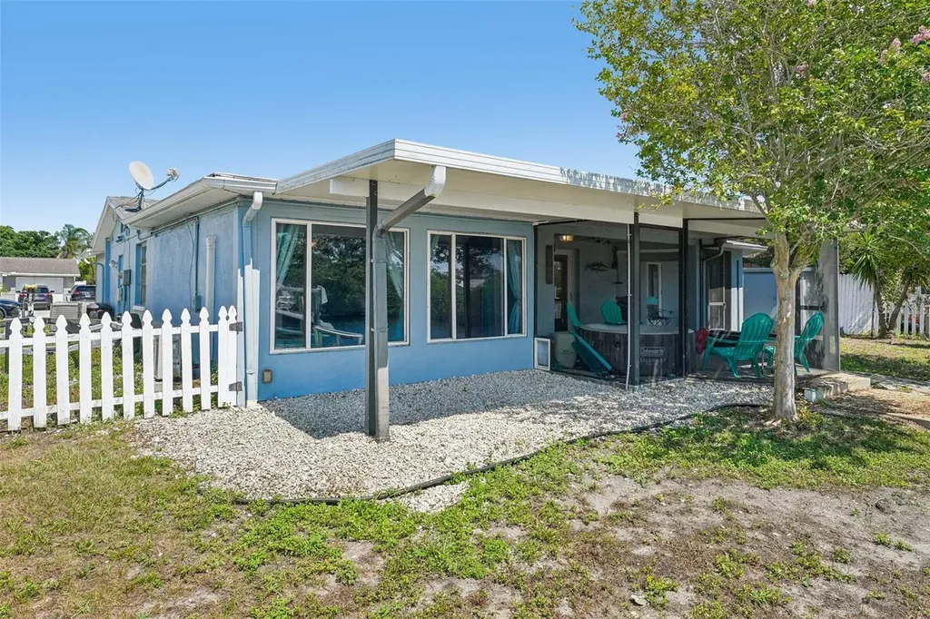 1133 Grand Boulevard Holiday FL 34690