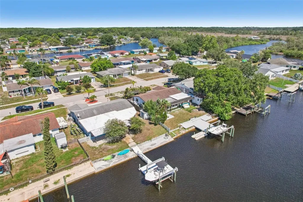 1133 Grand Boulevard Holiday FL 34690