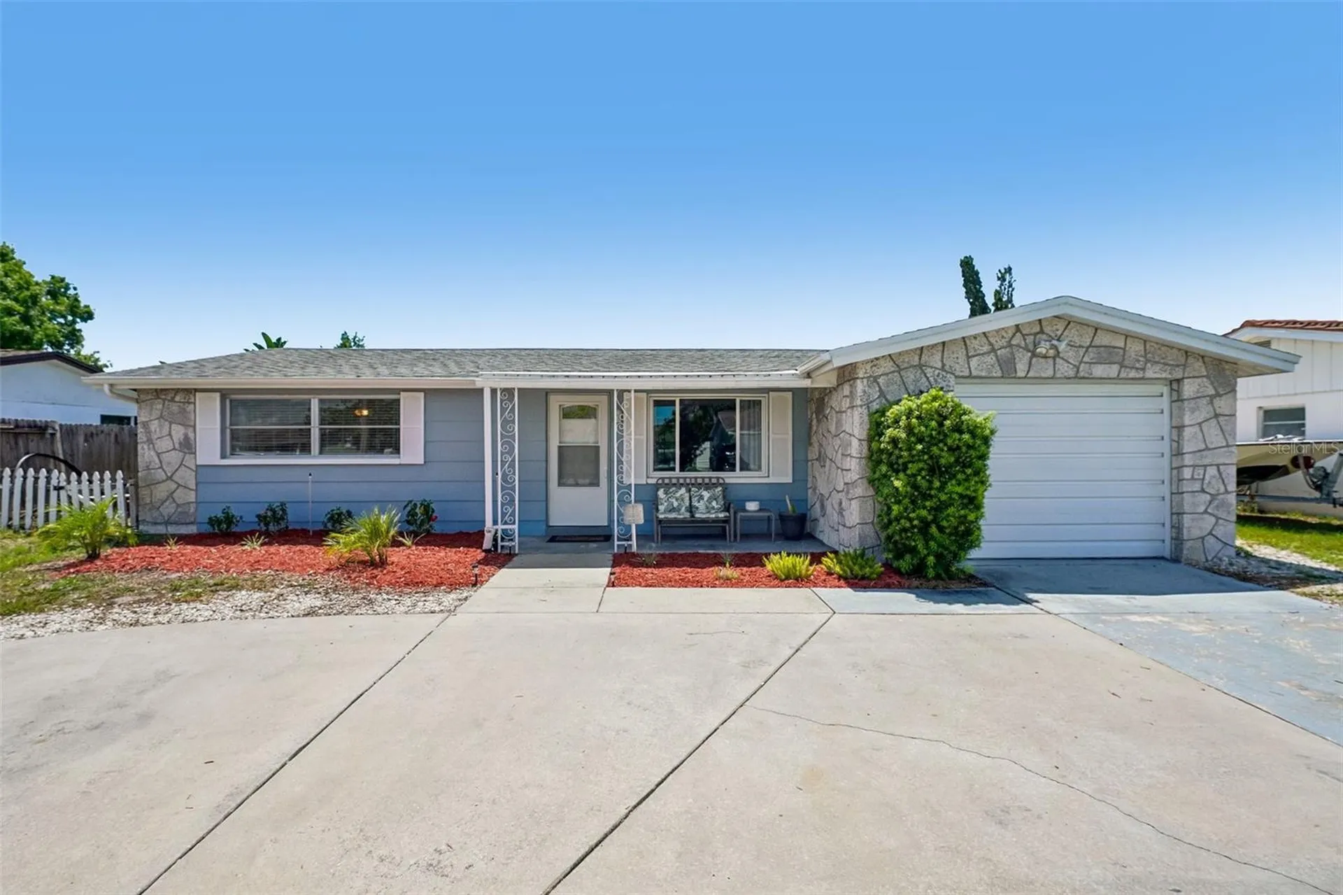 1133 Grand Boulevard Holiday FL 34690