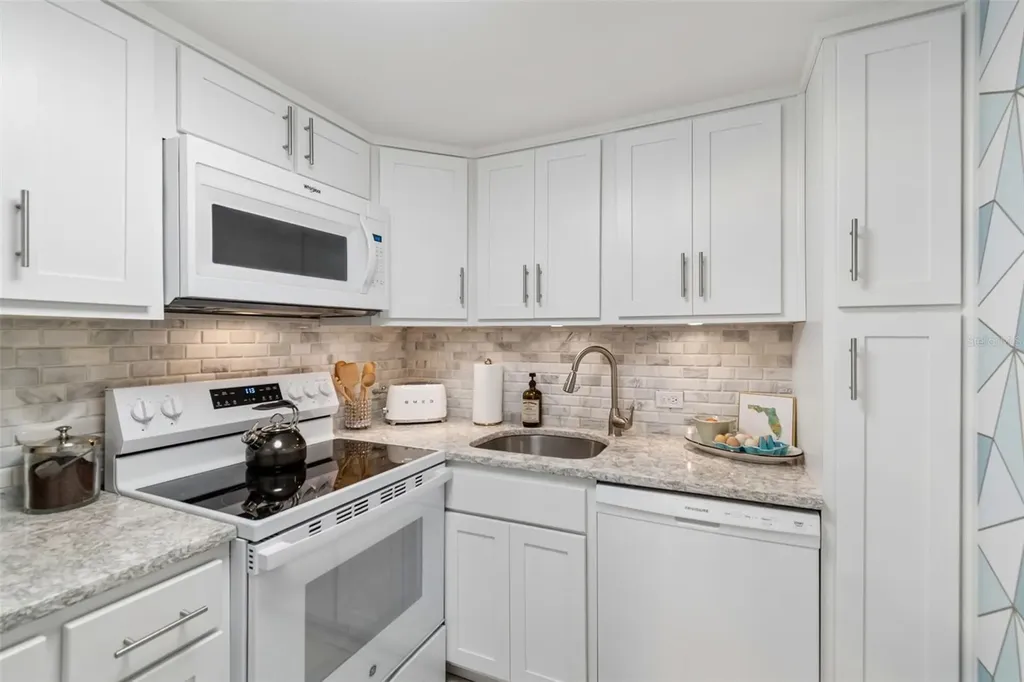 4015 Bayshore Boulevard Tampa FL 33611