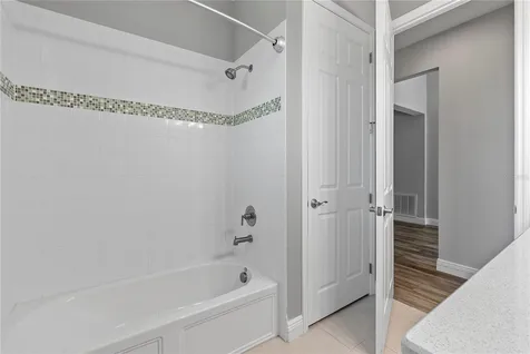 8113 Bridgeport Bay Circle Mount Dora FL 32757