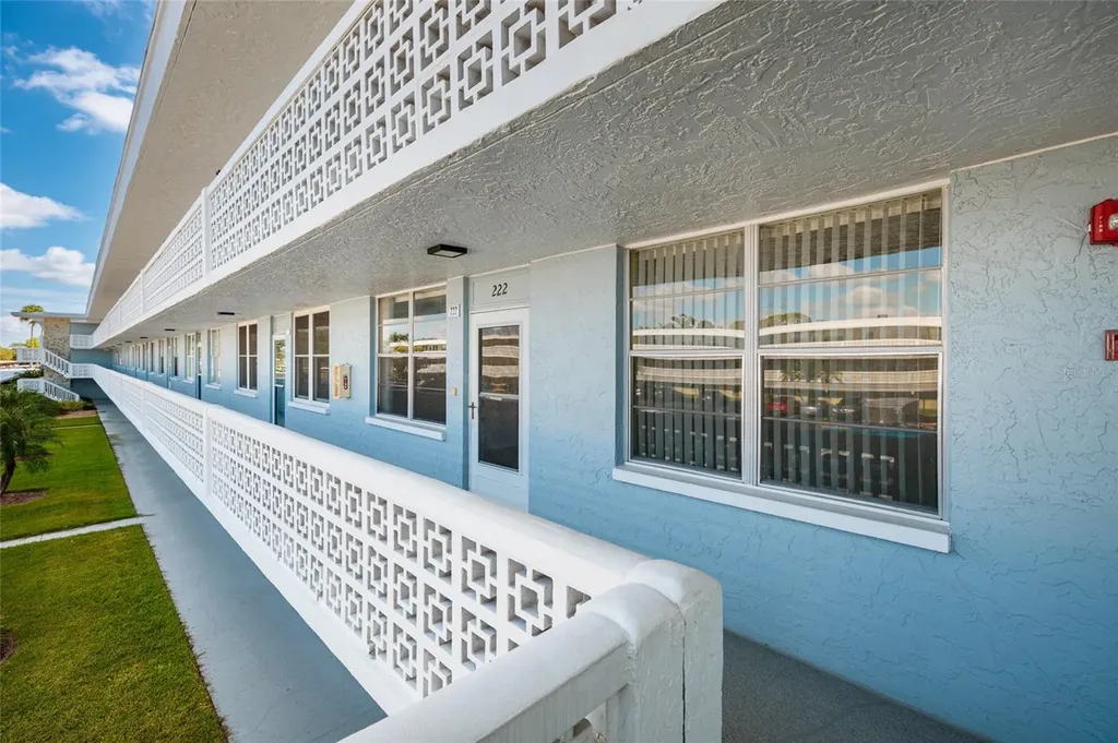 4715 Bay Street NE St Petersburg FL 33703