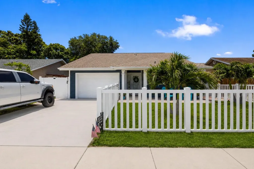 3122 Whispering Drive N Largo FL 33771