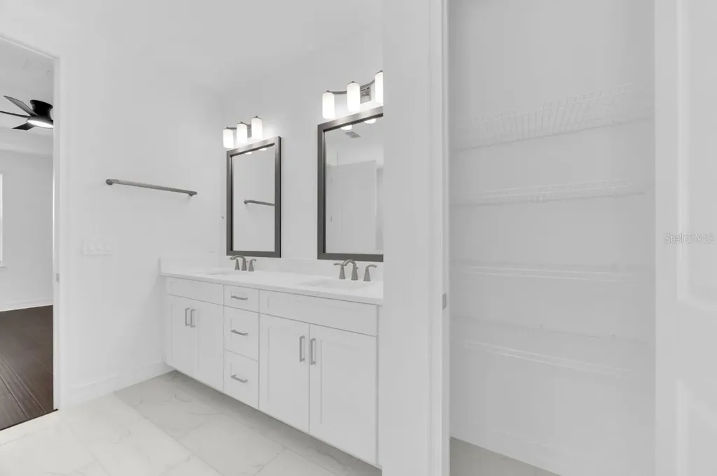 1112 Seagrape Drive Ruskin FL 33570