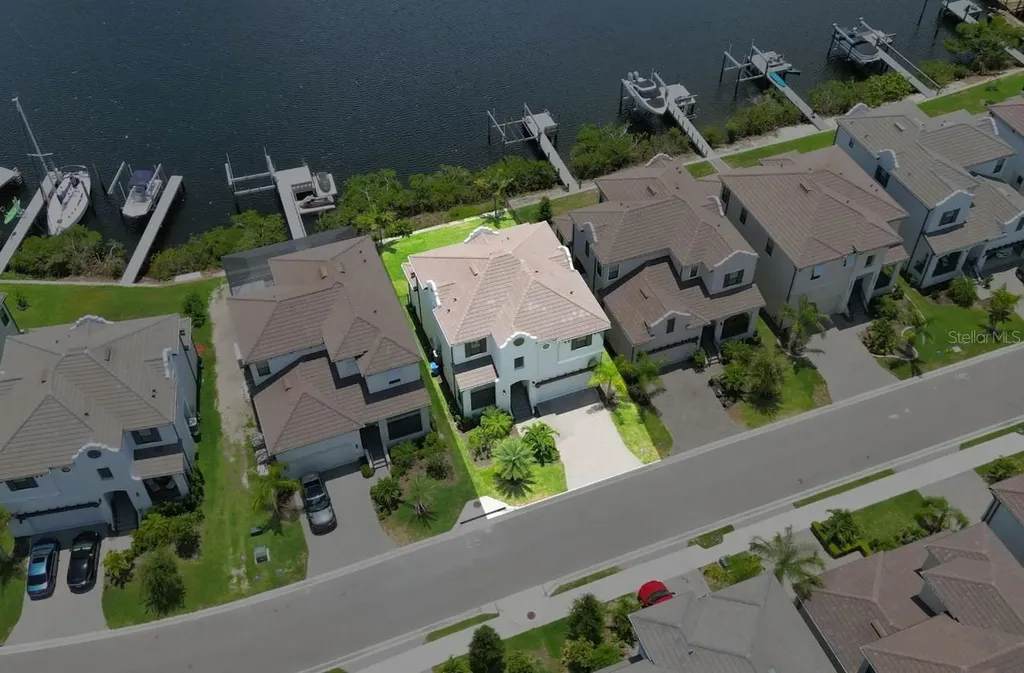 1112 Seagrape Drive Ruskin FL 33570