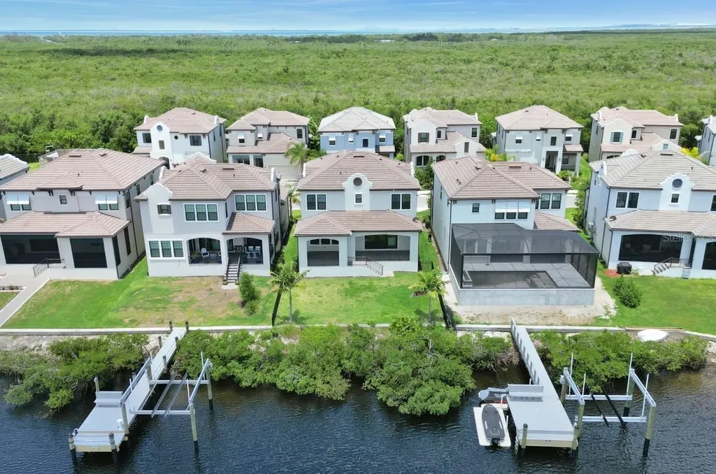 1112 Seagrape Drive Ruskin FL 33570