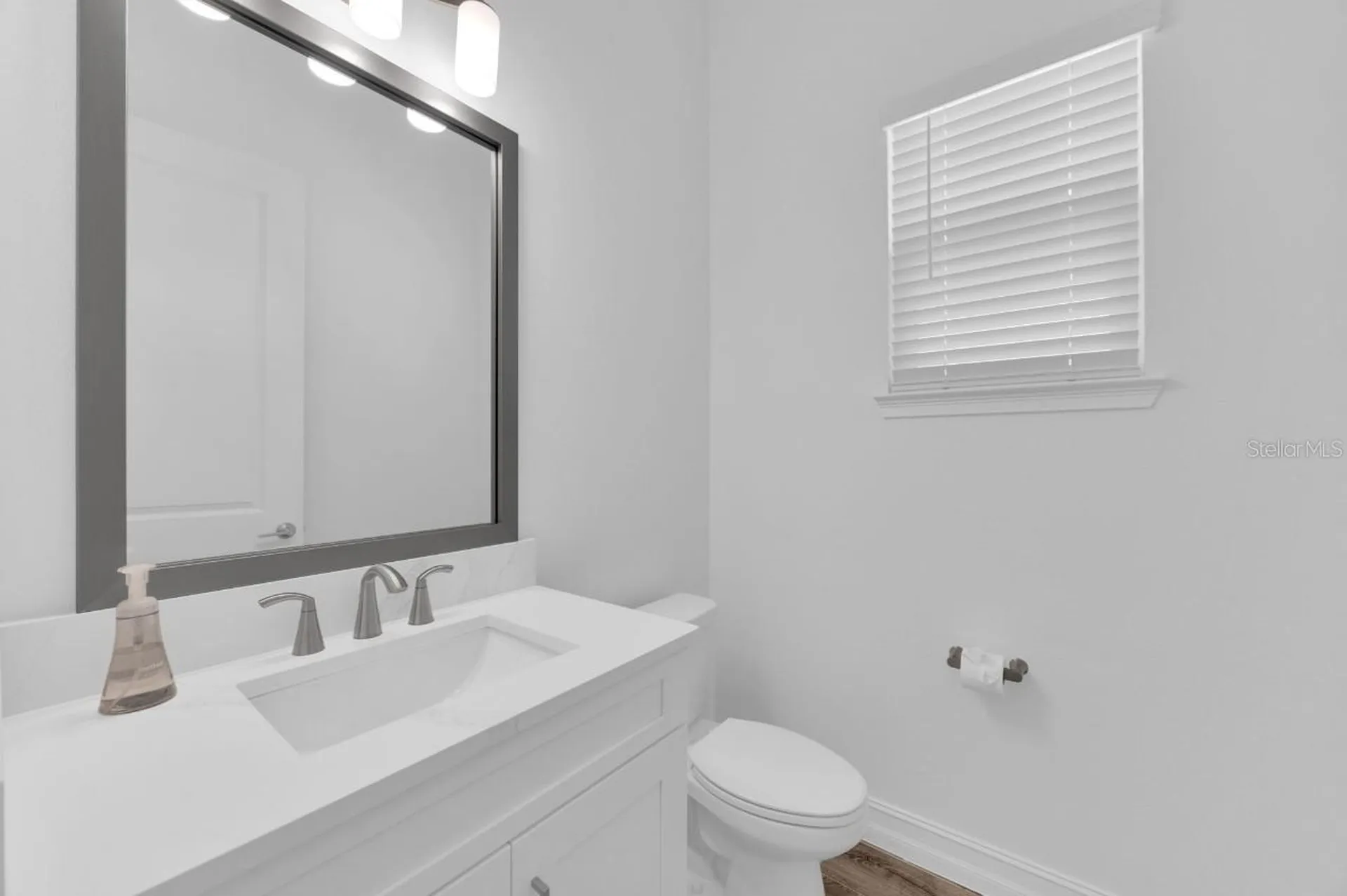 1112 Seagrape Drive Ruskin FL 33570