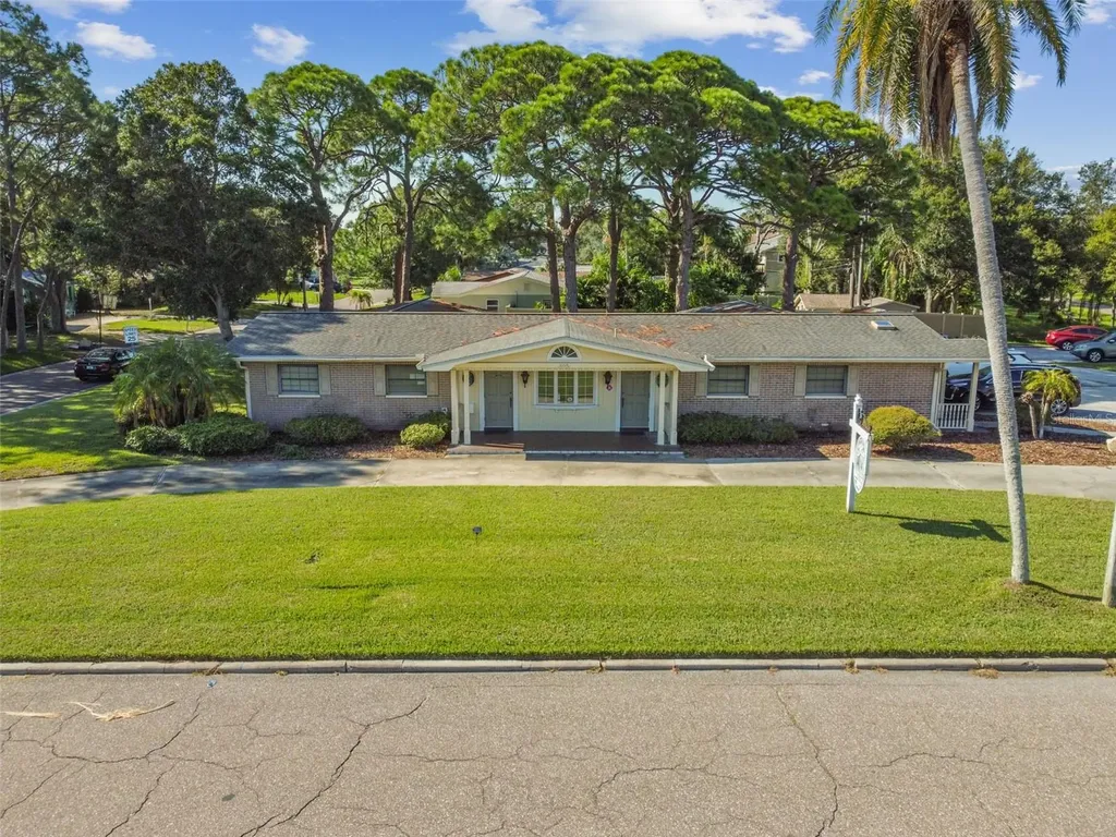 605 Palm Boulevard Dunedin FL 34698