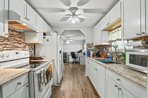 3902 Julie Drive Wesley Chapel FL 33543