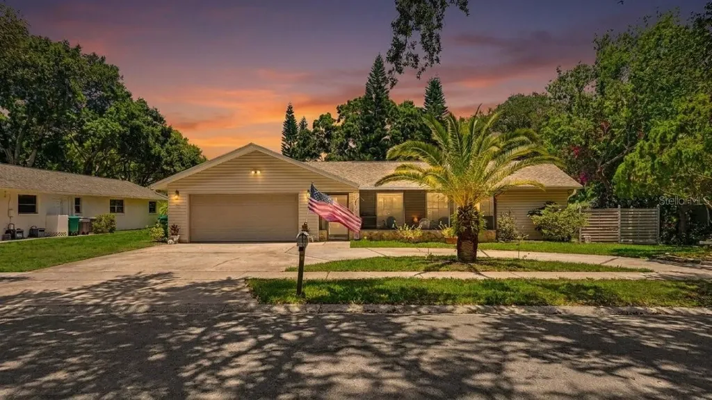 165 Woodcutter Lane Palm Harbor FL 34683