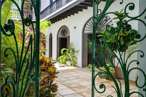 105 San Jose Old San Juan PR 00901
