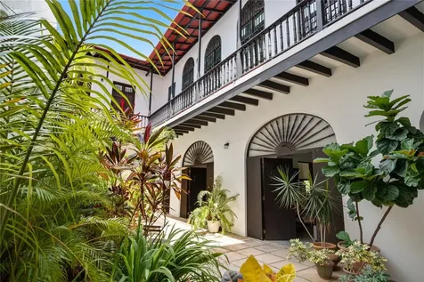105 San Jose Old San Juan PR 00901