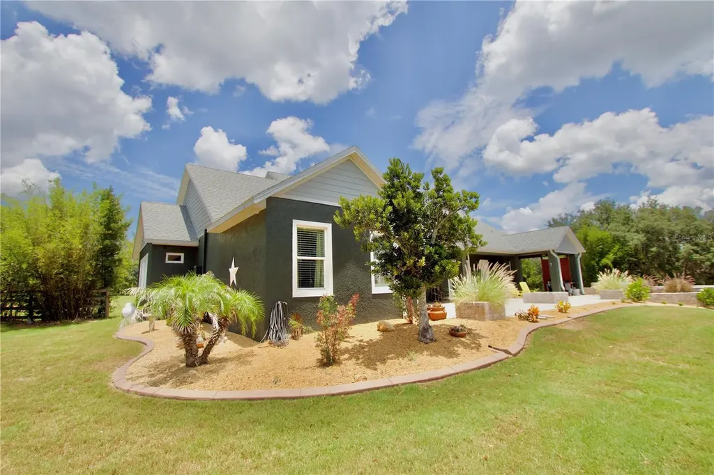 32112 Jack Russell Court Dade City FL 33525