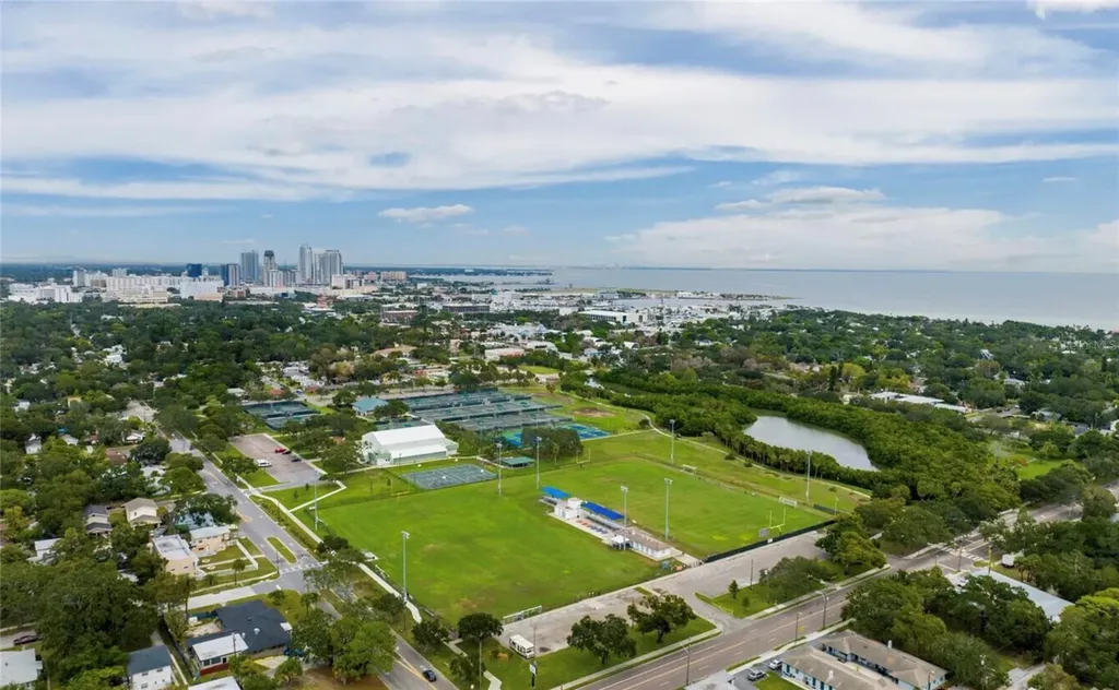 727 20th Avenue S St Petersburg FL 33705
