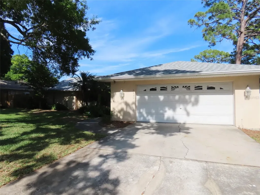 7555 Pine Valley Lane Seminole FL 33776