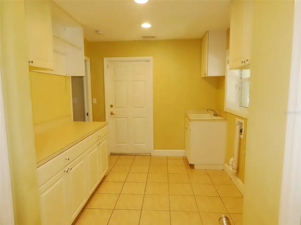 7555 Pine Valley Lane Seminole FL 33776