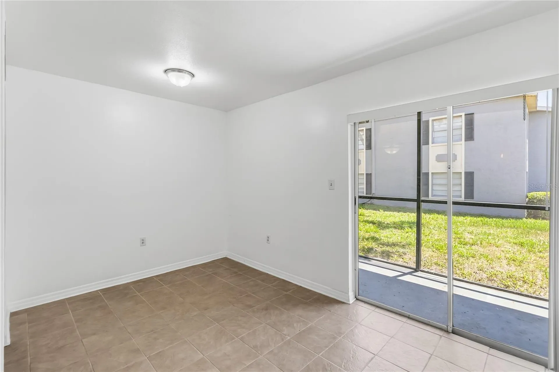 2569 N Alafaya Trail Orlando FL 32826