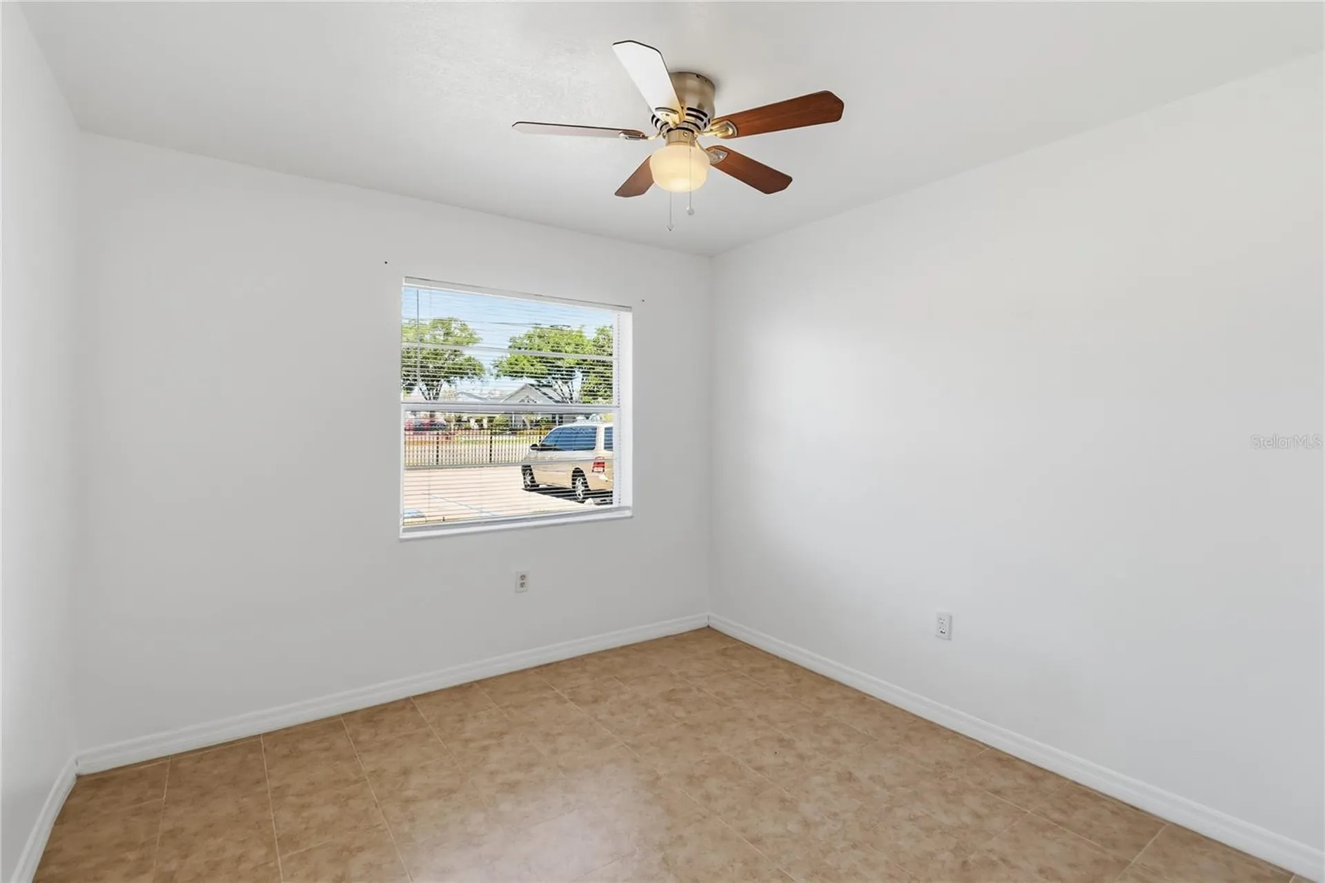 2569 N Alafaya Trail Orlando FL 32826