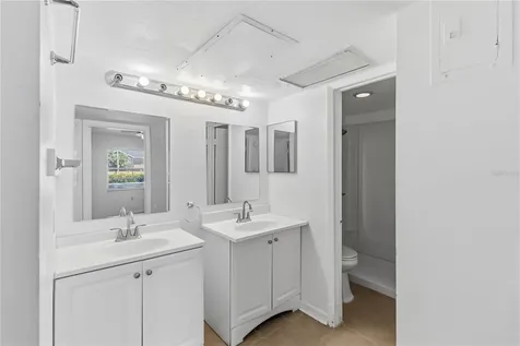 2569 N Alafaya Trail Orlando FL 32826