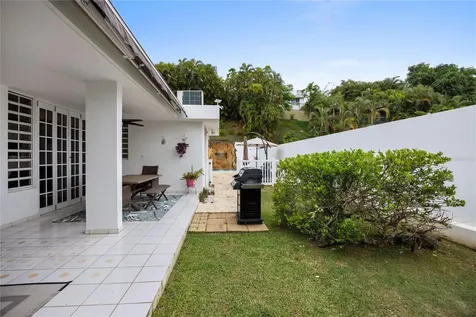 B-31 Poppy Street Parque Forestal San Juan PR 00926