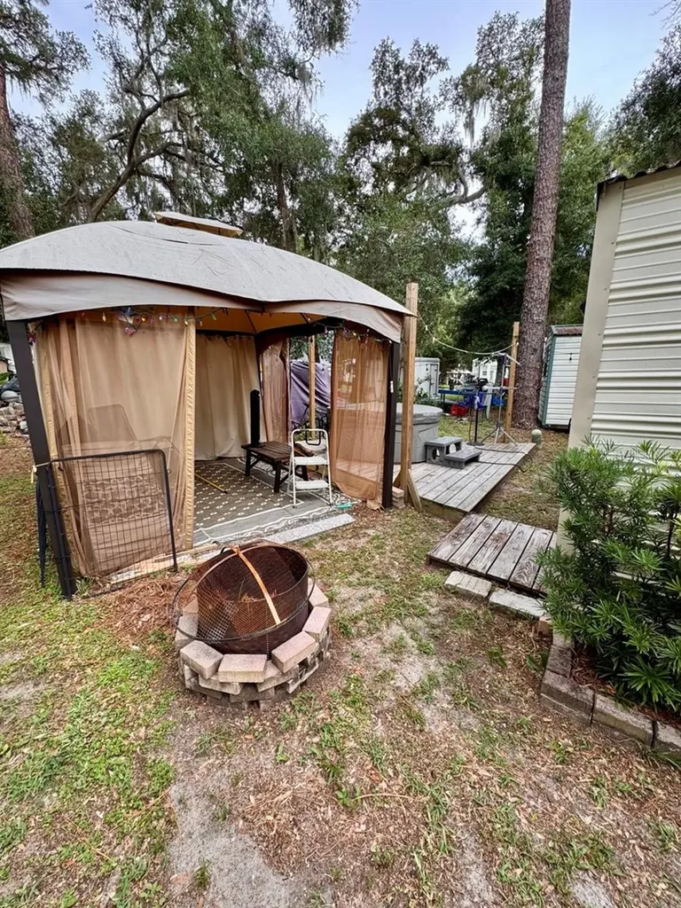 25208 NE 143rd Street Salt Springs FL 32134