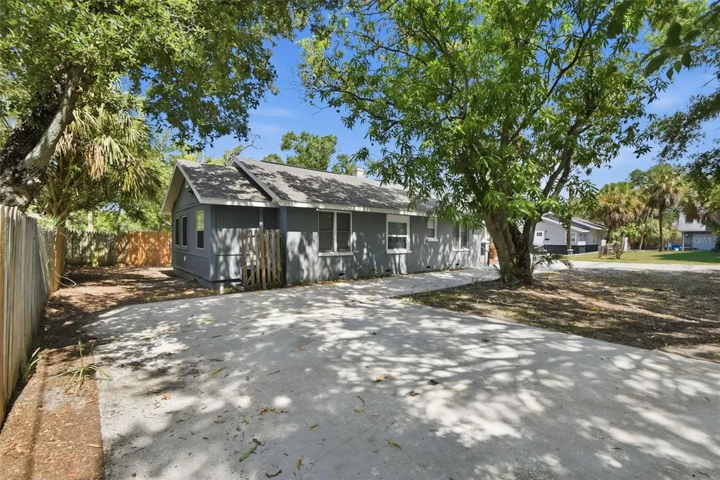 2550 10th Avenue S St Petersburg FL 33712