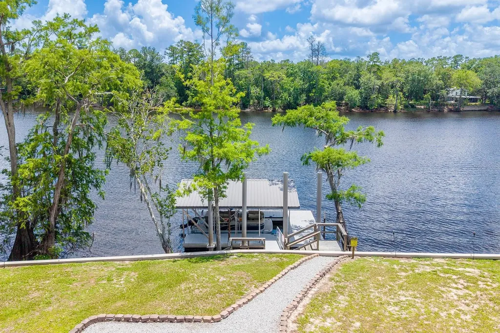 8213 Riverview Road Fanning Springs FL 32693