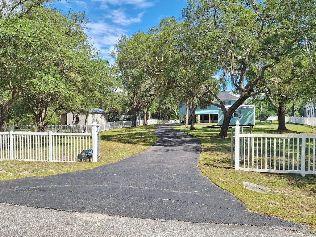 8213 Riverview Road Fanning Springs FL 32693