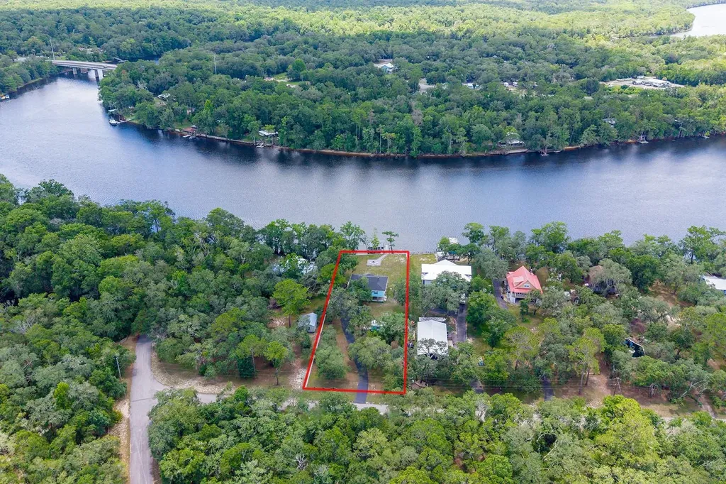 8213 Riverview Road Fanning Springs FL 32693