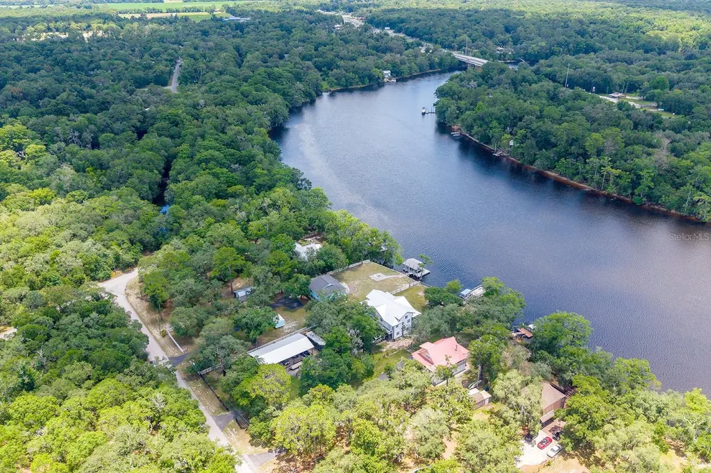 8213 Riverview Road Fanning Springs FL 32693