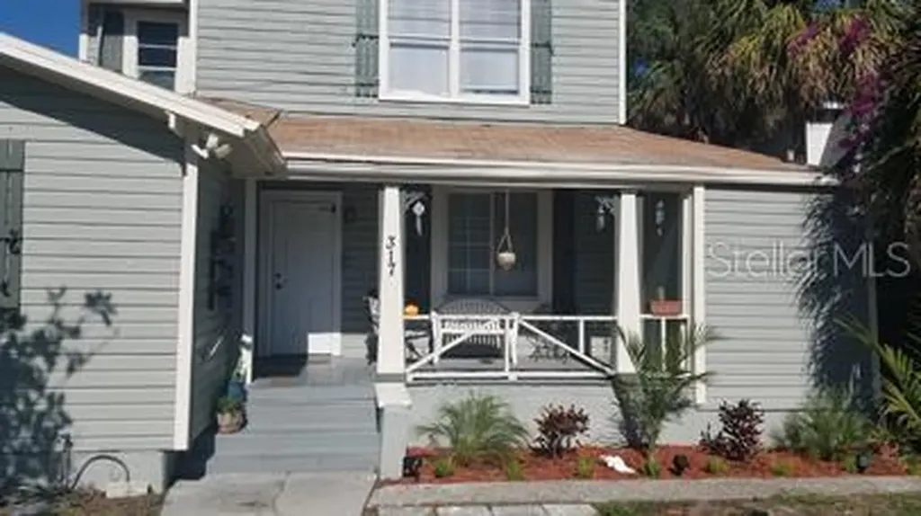 317 E Tarpon Avenue Tarpon Springs FL 34689