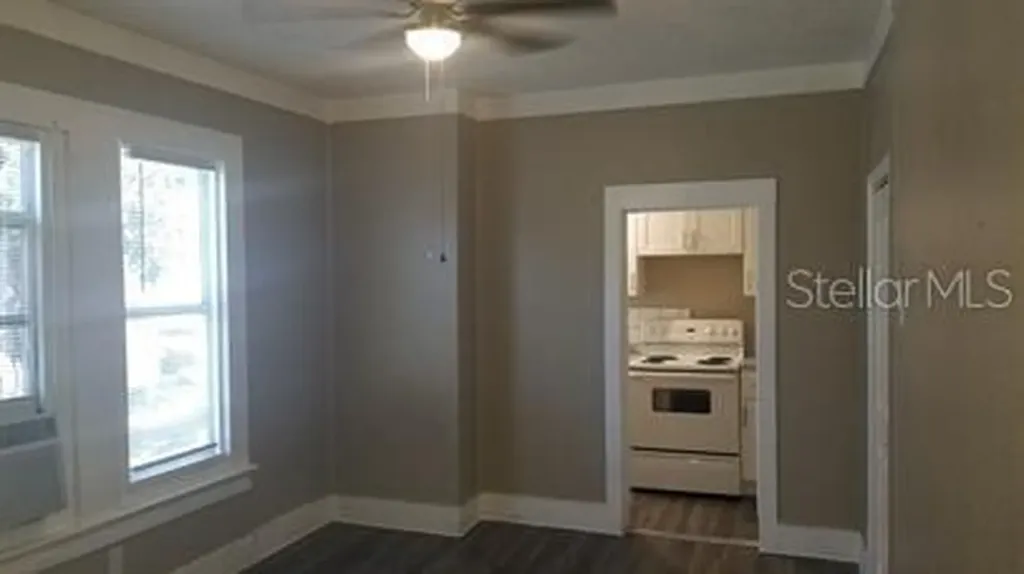 317 E Tarpon Avenue Tarpon Springs FL 34689