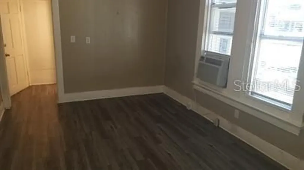 317 E Tarpon Avenue Tarpon Springs FL 34689