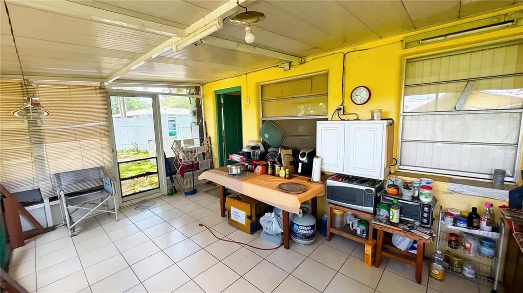 2515 W Powhatan Avenue Tampa FL 33614