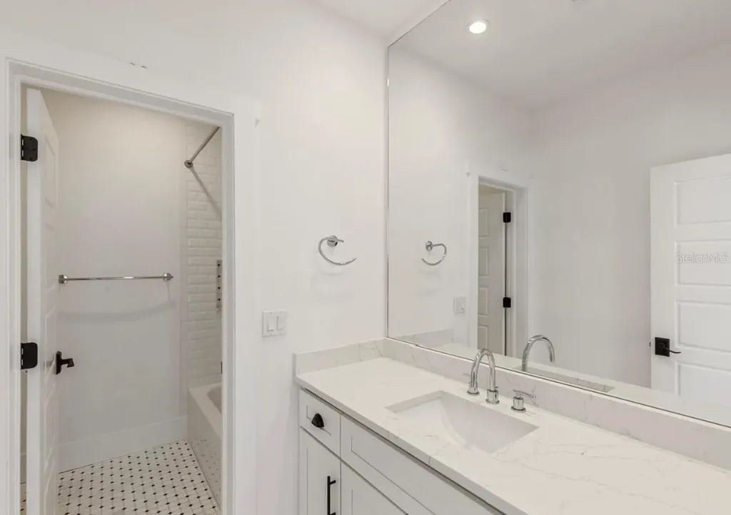 214 E Floribraska Avenue Tampa FL 33603