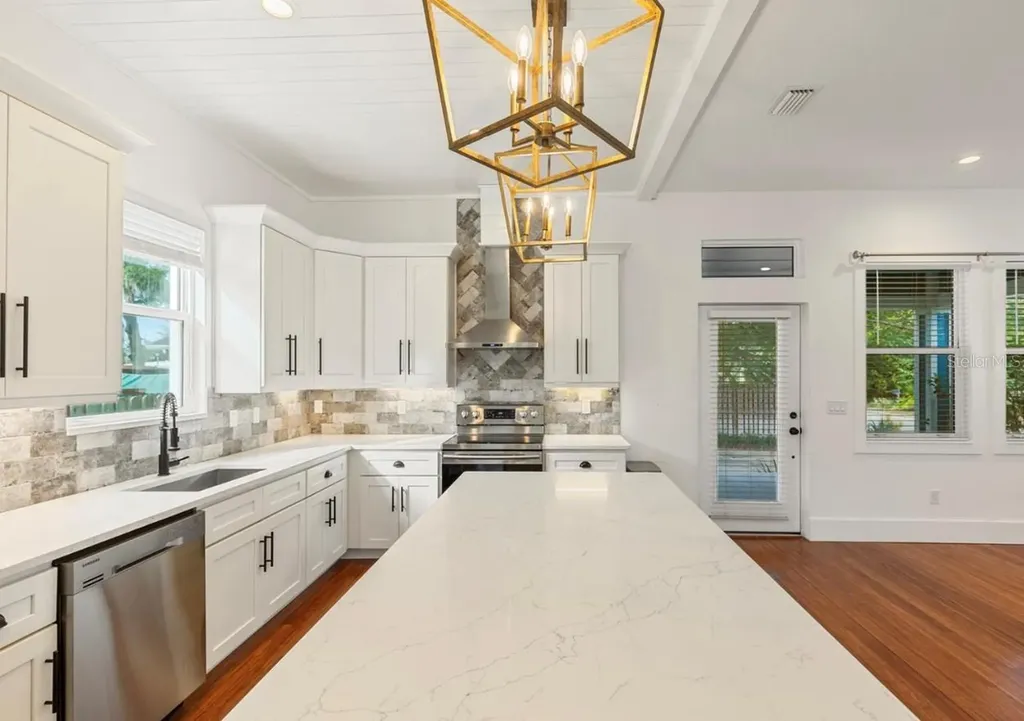 214 E Floribraska Avenue Tampa FL 33603