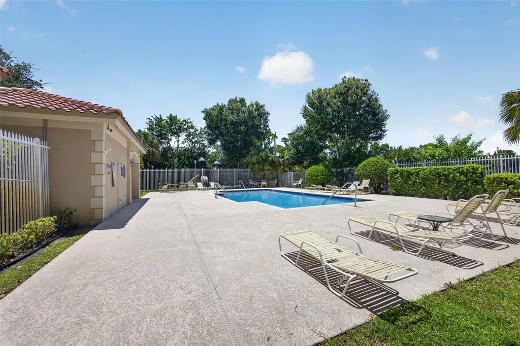 946 Summit Lake Drive West Palm Beach FL 33406