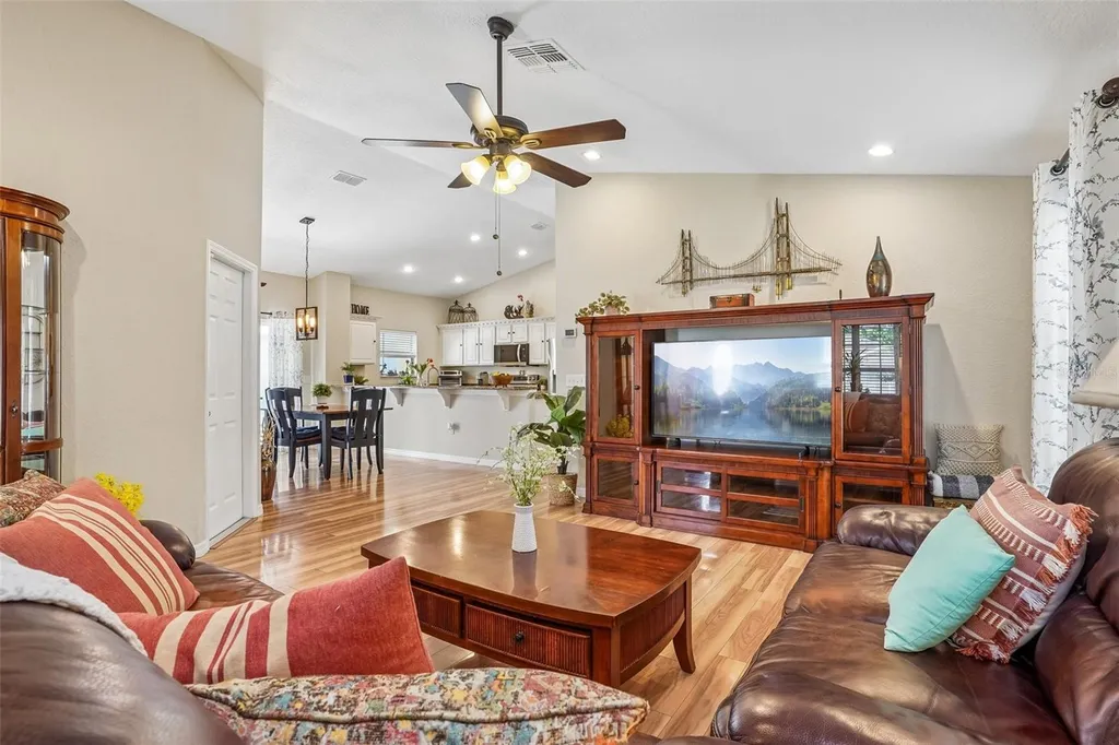 12416 NE 48th Loop Oxford FL 34484