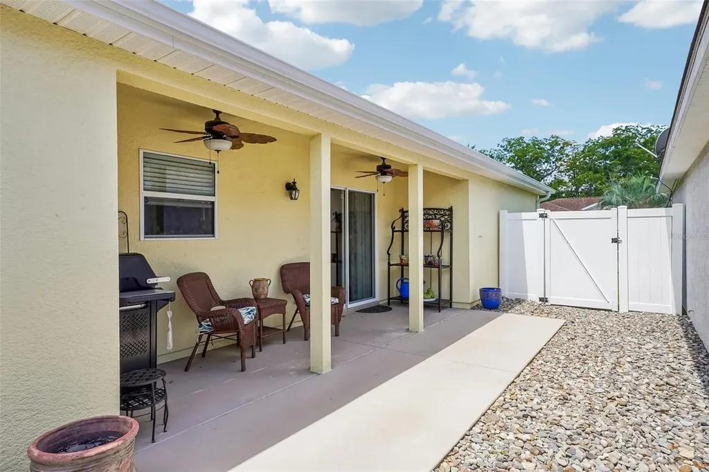 12416 NE 48th Loop Oxford FL 34484