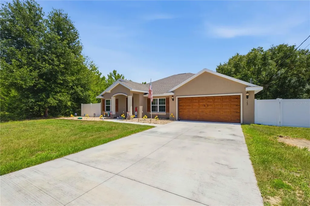 162 Guava Terrace Ocklawaha FL 32179