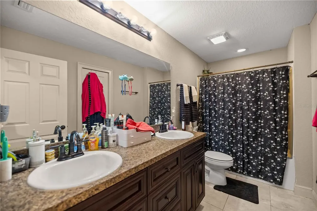 162 Guava Terrace Ocklawaha FL 32179
