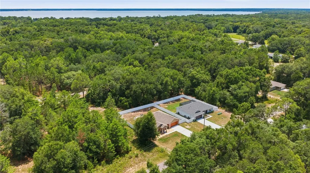 162 Guava Terrace Ocklawaha FL 32179