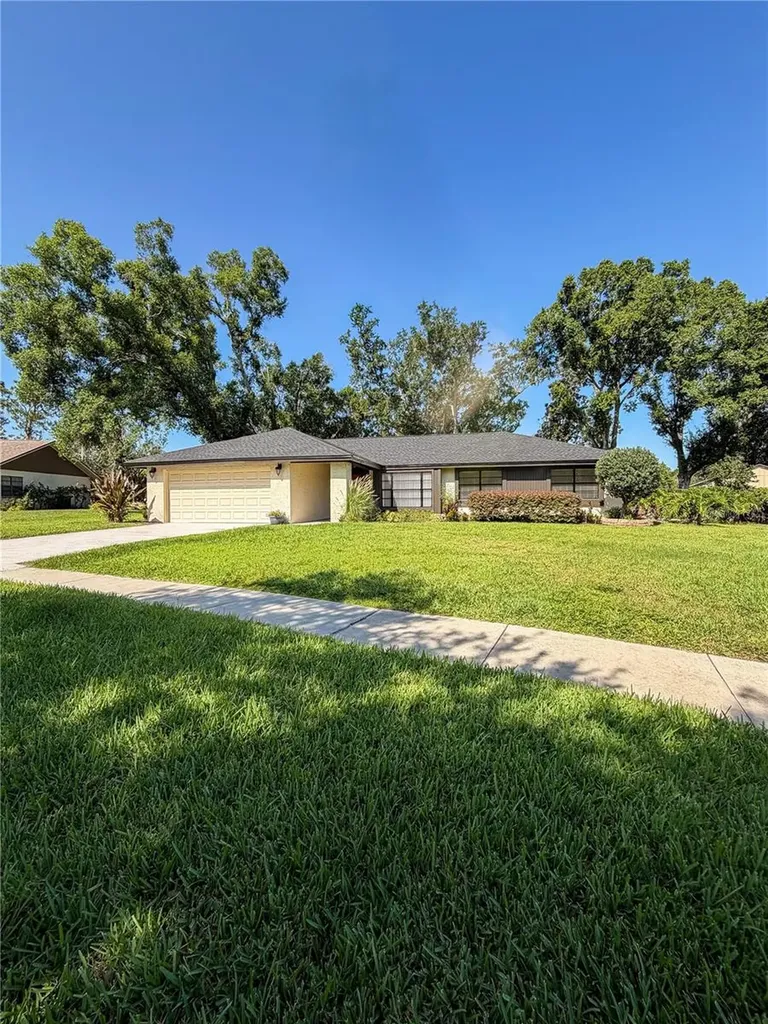 1315 Juniper Circle Plant City FL 33563